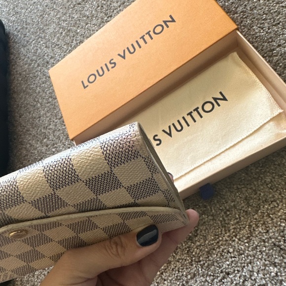Louis Vuitton Sarah Wallet - Picture 11 of 16
